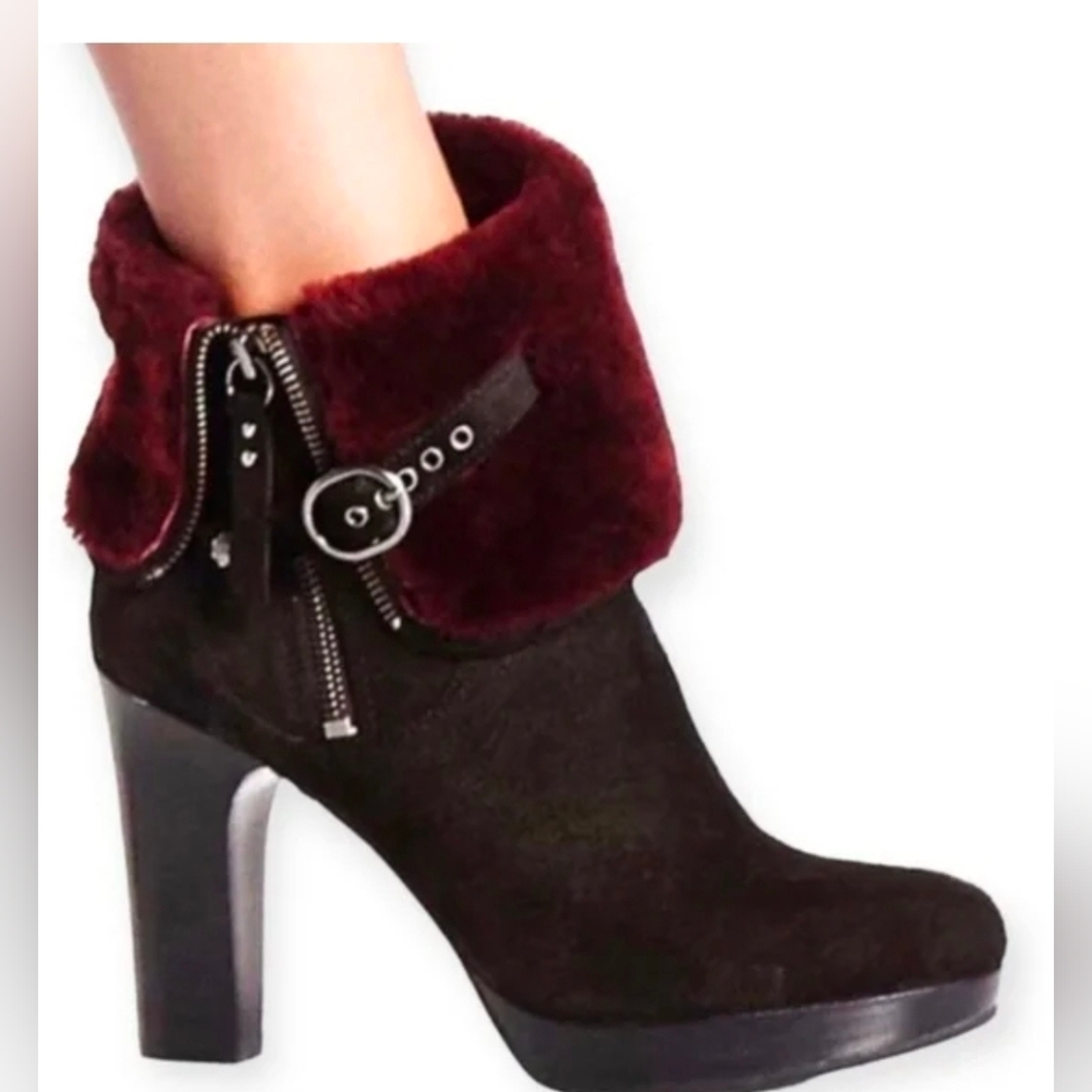 UGG Australia Scarlett Burgandy Fur Size 8 Fold Over Heel Bootie Black Leather
